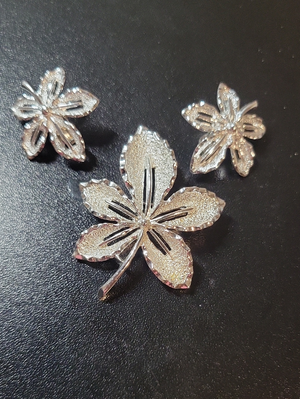 Flower Leaf Brooch and Earring Set - Elegant Floral Jewelry